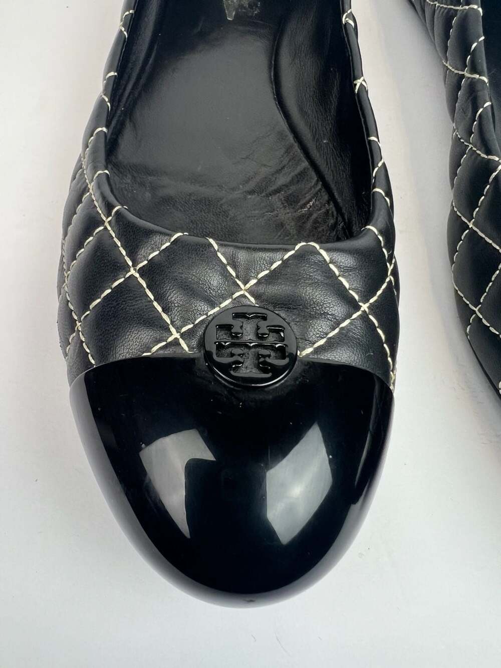 Tory Burch Kaitlin Quilted Leather Ballet Flats with Patent Cap Toe 11 M - Picture 3 of 8